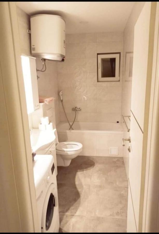 Appartamento Apartman Paula Makarska Esterno foto